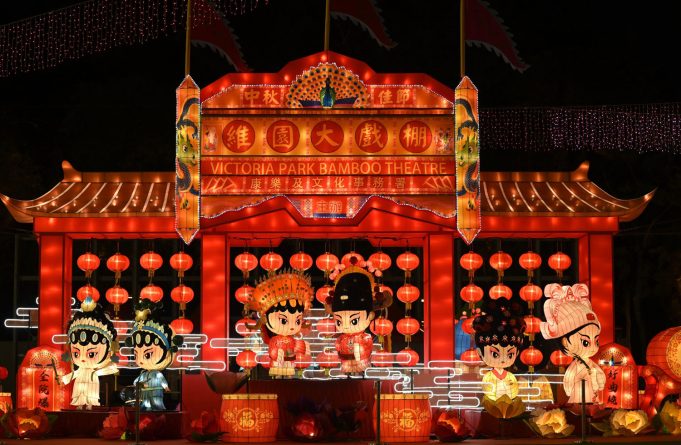 Large-scale lantern carnivals to celebrate Mid-Autumn Festival Large-scale lantern carnivals to celebrate01 2k