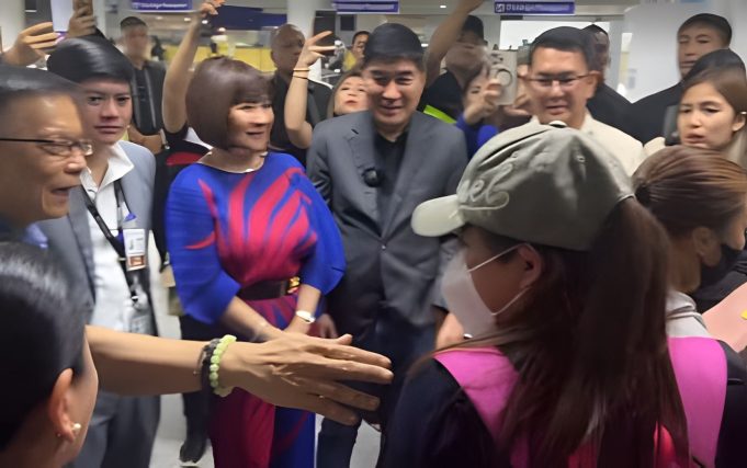 16 OFWs, infant affected by Israel-Hamas war arrive at NAIA 15 OFWs, infant affected by Israel-Hamas