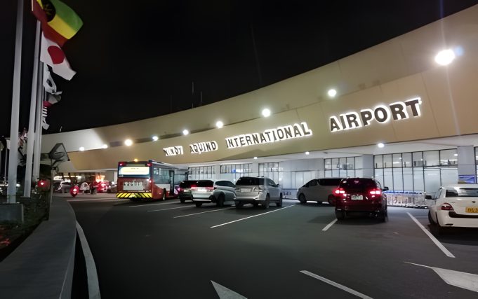 NAIA logs over 620K passengers traveling ahead of Undas NAIA logs over 620K passengers v4