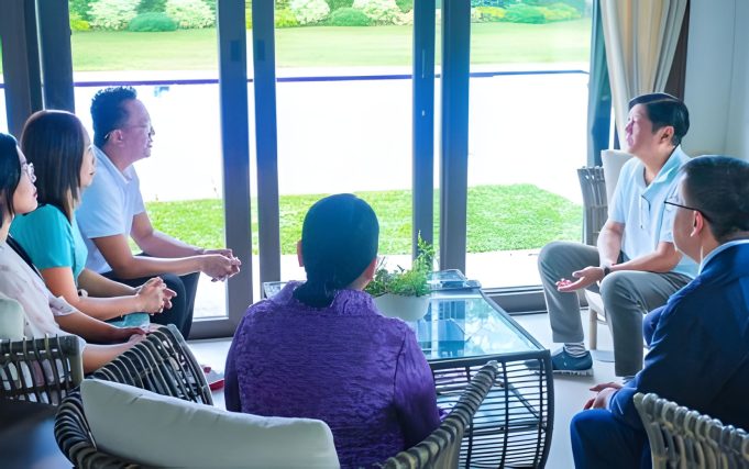 Inspiring Resilience: President Marcos Meets OFWs Who Triumphed Over Terror 2 Pinoy survivors of Hamas woth PBBM_upscayl_4x