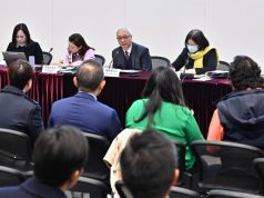 Hong Kong Environment Secretary Urges Public to Avoid Buying Illicit Rubbish Bags Secretary for Environment & Ecology Tse Chin-wan