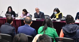 Hong Kong Environment Secretary Urges Public to Avoid Buying Illicit Rubbish Bags Secretary for Environment & Ecology Tse Chin-wan