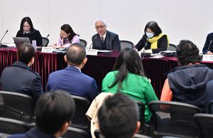 Hong Kong Environment Secretary Urges Public to Avoid Buying Illicit Rubbish Bags Secretary for Environment & Ecology Tse Chin-wan