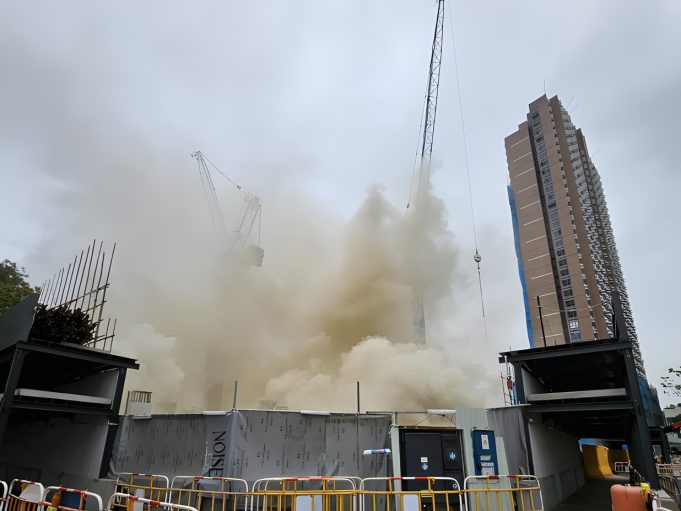 Massive Fire Engulfs Hong Kong Construction Site, Over 150 Workers Evacuated Massive Fire Engulfs Hong Kong Construction Site, Over 150 Workers Evacuated