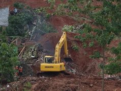 Landslides in Papua New Guinea Bury Estimated 2,000 People in Remote Village 2,000 people buried under landslides in Papua New Guinea