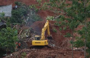 Landslides in Papua New Guinea Bury Estimated 2,000 People in Remote Village 2,000 people buried under landslides in Papua New Guinea