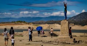 Sunken 16th Century Nueva Ecija Town Emerges, Drawing Tourists to Philippine Ruins