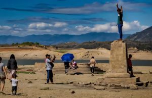 Sunken 16th Century Nueva Ecija Town Emerges, Drawing Tourists to Philippine Ruins