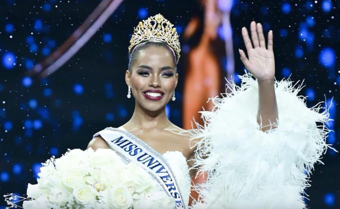 Chelsea Manalo of Bulacan is the new Miss Universe 2024 Chelsea Manalo Miss Universe PH v2