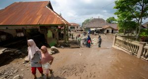 Death Toll Rises to 37 in Devastating Indonesia Lava Floods Death Toll Rises to 37 in Devastating Indonesia Lava Floods