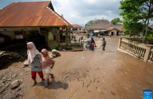 Death Toll Rises to 37 in Devastating Indonesia Lava Floods Death Toll Rises to 37 in Devastating Indonesia Lava Floods