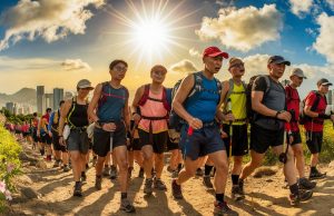 Heat Wave Sparks Health Warning: Experts Urge Caution During Outdoor Activities a-group-of-dedicated-hong-kong-hikers-trekking03