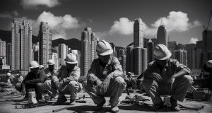 Employers Told to Protect Workers from Scorching Temperature – HK Labour Department a-striking-photo-of-hong-kong-construction-workers
