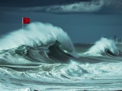 Red flag hoisted at Big Wave Bay Beach big waves, the red flag has been hoisted at Big Wave Bay Beach in Southern District, Hong Kong Island.