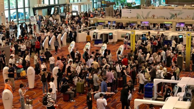 Widespread IT Outage Disrupts Flights, Finance Services Globally global IT crash wreaks havoc