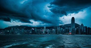 Hong Kong Braces for Weekend Thunderstorm Hong Kong Braces for Weekend Thunderstorm