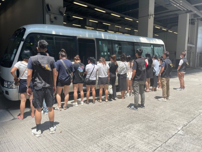 Crack Down on Illegal Immigration and Pornography in Yau Tsim District, 23 Arrested Illegal Immigration and Pornography in Yau Tsim District v2