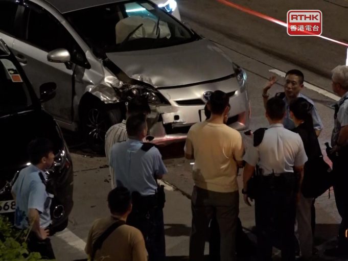 Hong Kong Police Chase Ends In Crash, Leaving Two Injured Police officer injured in Ho Man Tin road operation