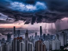 Typhoon signal 8 to be issued at 6.20pm – HKO Hong Kong's skyline under siege from an impending thunderstorm