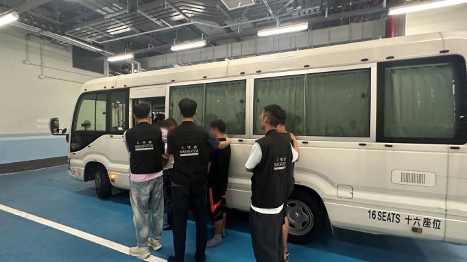 Hong Kong Immigration Department Cracks Down on Illegal Employment, 30 Arrested Immigration Department mounted a series of territory-wide anti-illegal worker operations
