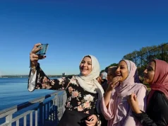 Hong Kong Urged to Enhance Muslim-Friendly Tourism muslims-travelling-abroad