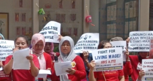 Minimum Wage for Foreign Domestic Helpers Raised to HK$4,990 , Food Allowance Unchanged photo in Indonesian consulate