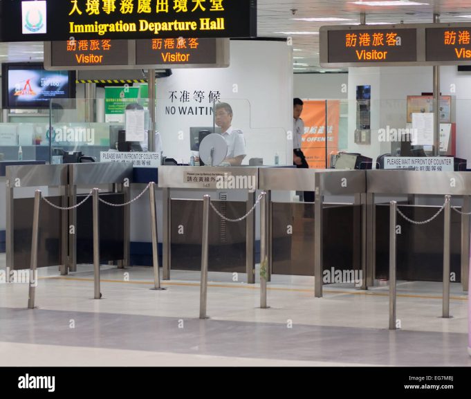 Hong Kong Newborns To Get One-Off Mainland Travel Permits immigration-departure-hall-hong-kong-EG7MBJ