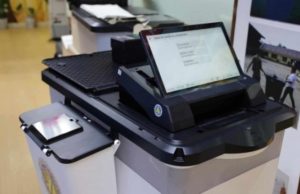 Comelec Kicks Off Voter Education Roadshow Ahead of National and Local Polls dumaguete-automated-counting-machine-comelec-nir-photo