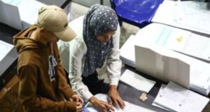 Comelec Reports Progress in Ballot Printing for May Elections ballot-verification-amoranto-2025feb13-jbondoc-2