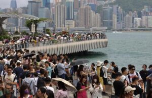 Hong Kong Prepares for Labor Day Tourism Rush Amid Spending Decline Hong Kong Prepares for Labor Day Tourism Rush