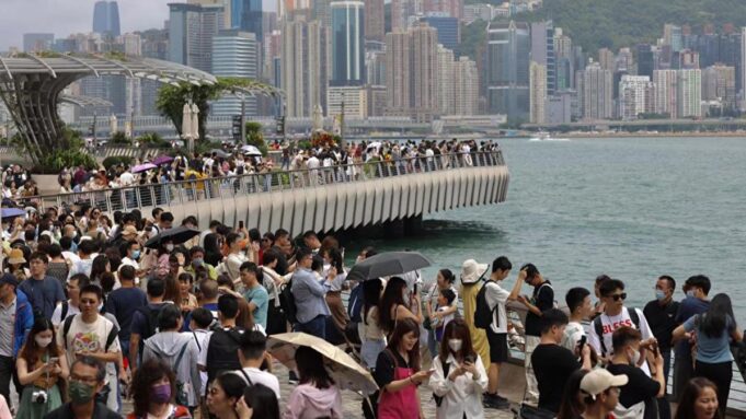 Hong Kong Prepares for Labor Day Tourism Rush Amid Spending Decline Hong Kong Prepares for Labor Day Tourism Rush