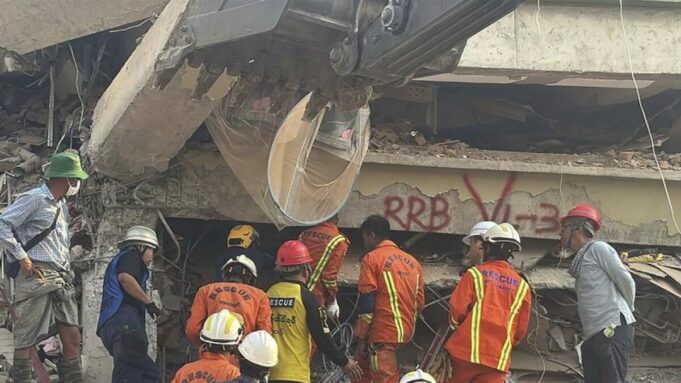 Deadly Myanmar Earthquake Death Toll Rises to 3,354, UN Aid Chief Praises Local Responders aid workers in Myanmar quake
