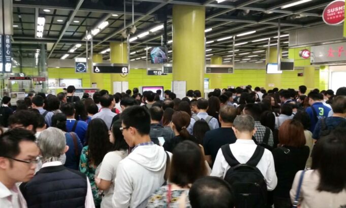 Hong Kong MTR Disruption Strands Thousands, Exposes Aging Infrastructure Concerns Hong Kong MTR Disruption Strands Thousands v2