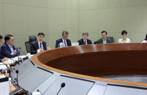 Chief Lee Orders Urgent Pipe Replacement After Water Contamination Scare In Fanling Estate Chief Lee Orders Urgent Pipe Replacement After Water Contamination Scare