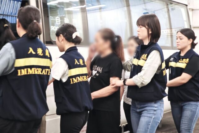 Hong Kong Immigration Department Repatriates 56 Illegal Immigrants in Recent Operations Hong Kong Immigration Department Repatriates 56 Illegal Immigrants in Recent Operations