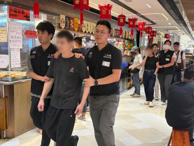 Immigration Department Cracks Down on Illegal Employment: 123 Arrested in Recent Operations IMMD anti-illegal worker focused operations from May 19 to yesterday (June 23