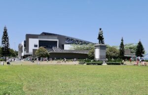 Mainland Man Arrested for Allegedly Kicking Dogs in Sai Ying Pun Park Sun Yat Sen Memorial Park