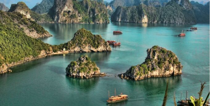Tourist Boat Capsizes in Vietnam’s Ha Long Bay, Killing 34 Ha Long Bay Vietnam