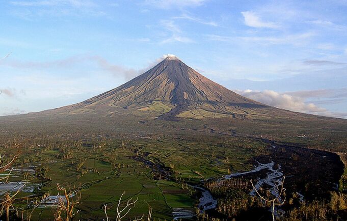 Mayon Volcano Lahar Threat Issued as Twin Storms Dante and Emong Bring Heavy Rains mayon volcano lahar threat