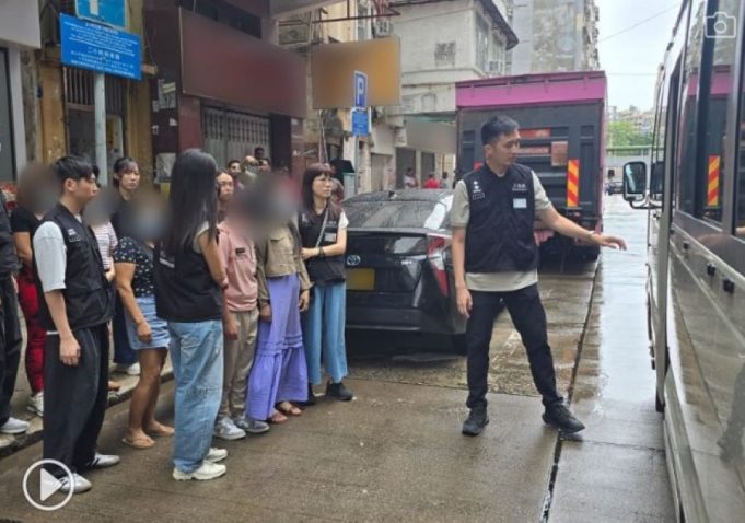 Six Foreign Domestic Helpers Arrested for Operating Unlicensed Dentistry Service in Sham Shui Po Domestic workers held over unlicensed dental services