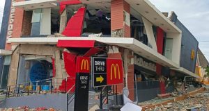 Powerful Quake Kills 27 in Central Philippines; Rescuers Race Against Aftershocks Powerful Quake Kills 19 in Central Philippines; Rescuers Race Against Aftershocks