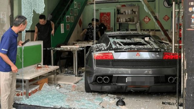 Six Hurt as Lamborghini Plows Into Macau Restaurant Six Hurt as Lamborghini Plows Into Macau Restaurant