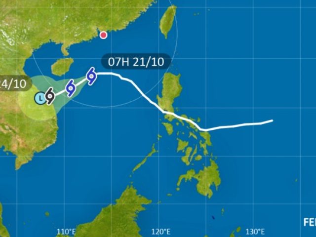 T3 to last until at least 6pm as Fengshen moves away Hong Kong Suspends Classes as Tropical Storm Fengshen Brings Strong Winds and Rain
