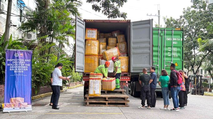 Customs Rolls Out Online Portal to Track Holiday Balikbayan Deliveries Nationwide Customs Rolls Out Online Portal to Track Holiday Balikbayan Deliveries Nationwide