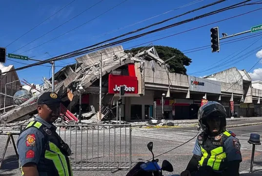 Tsunami Waves Strike Southern Philippines After Magnitude 7.8 Earthquake Jollibe hit by earthquake