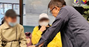 Philippines Investigates Human Trafficking Network After 24 Workers Freed From Russian Detention Secretary Hans Leo Cacdac speaks with repatriated Filipinos from Russia